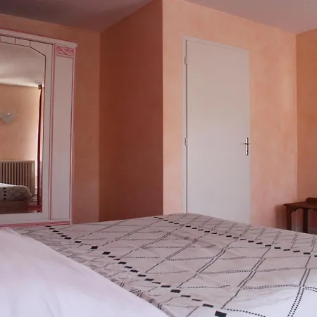 Le Commerce Hotel 2*