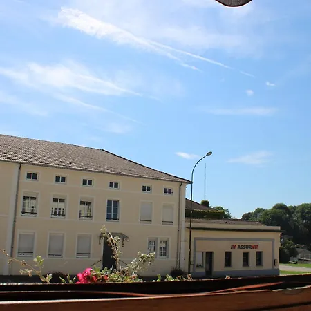 Le Commerce 2*