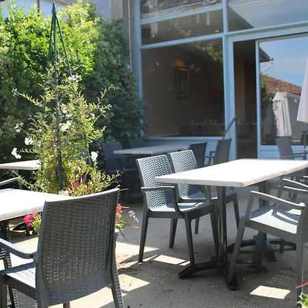 Hotel Le Commerce 2*