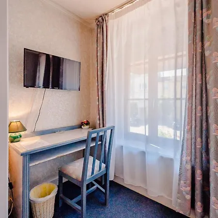 Hotel De 2*