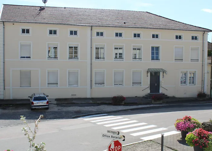 Le Commerce 2* Dompaire