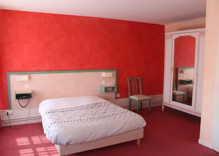 Le Commerce 2* Dompaire