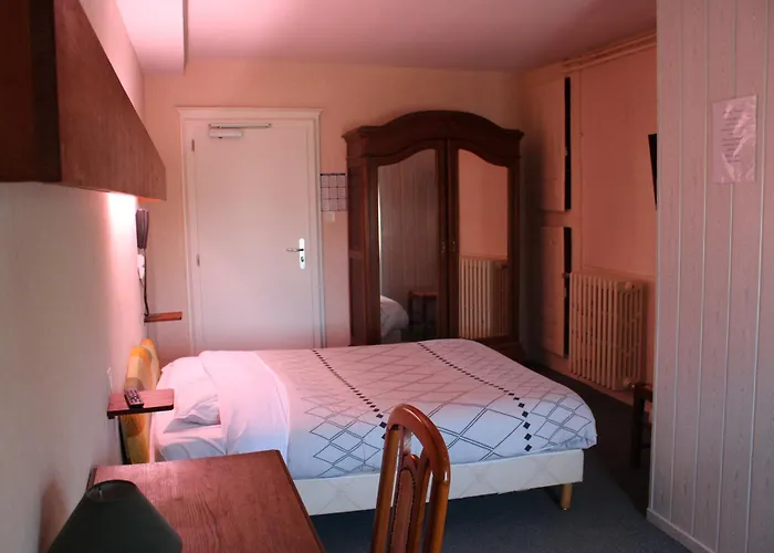 Le Commerce 2* Dompaire