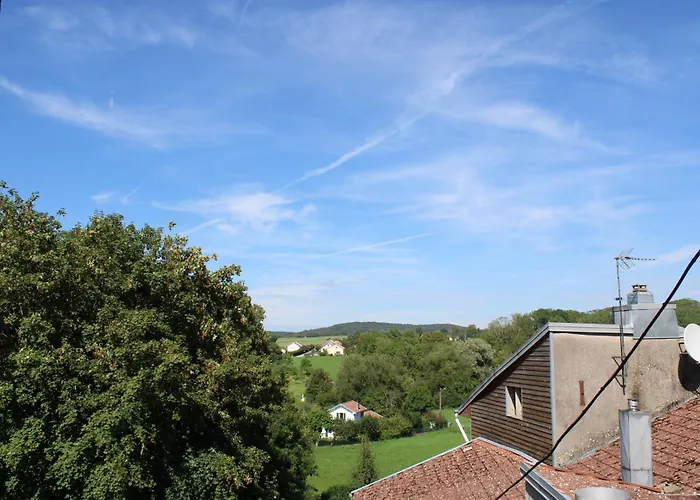 Le Commerce 2* Dompaire