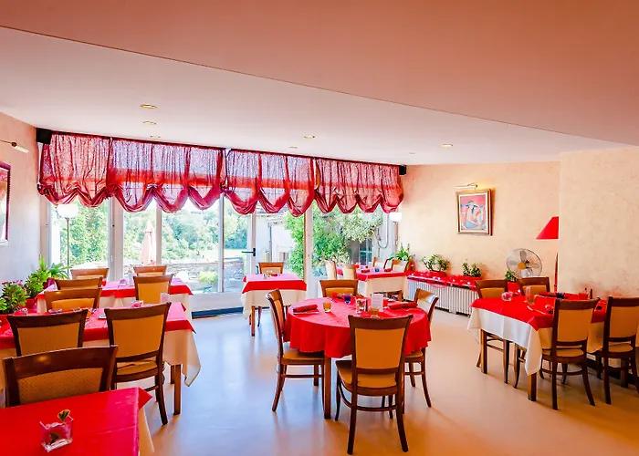 Le Commerce Hotel 2*